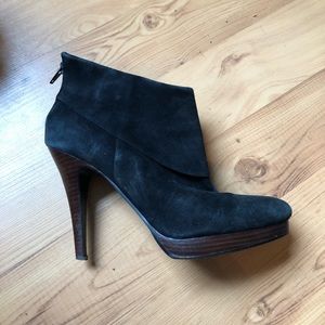 Steve Madden Black Trisha Booties EUC